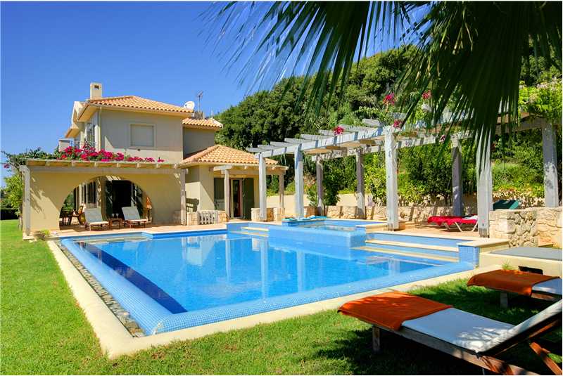 Villa Alexandra infinity swimming pool