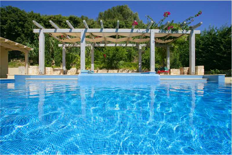 Villa Alexandra shaded jacuzzi and infinity swimming pool
