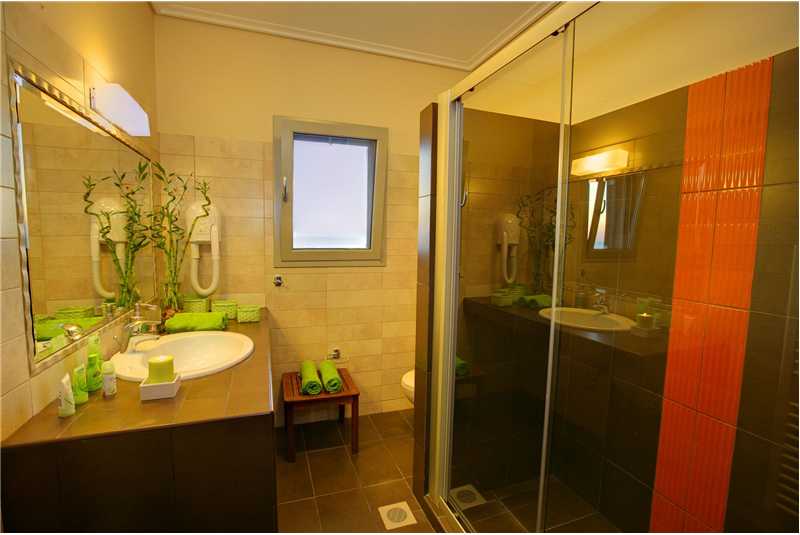 Villa Alexandra shower room