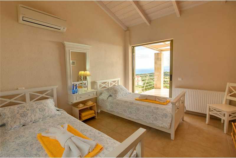  Villa Corali twin bedroom