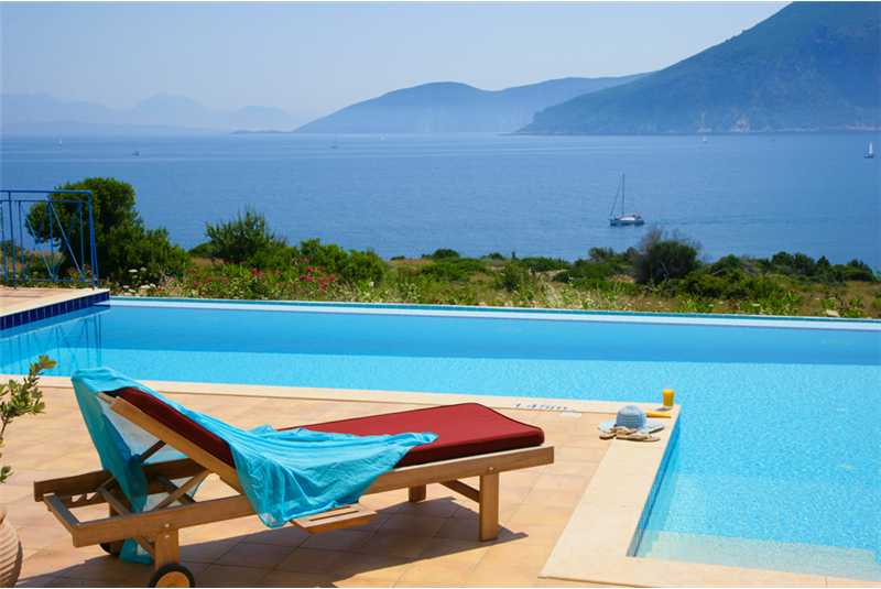 Villa Dolicha enjoy watching the yachts from your sun lounger
