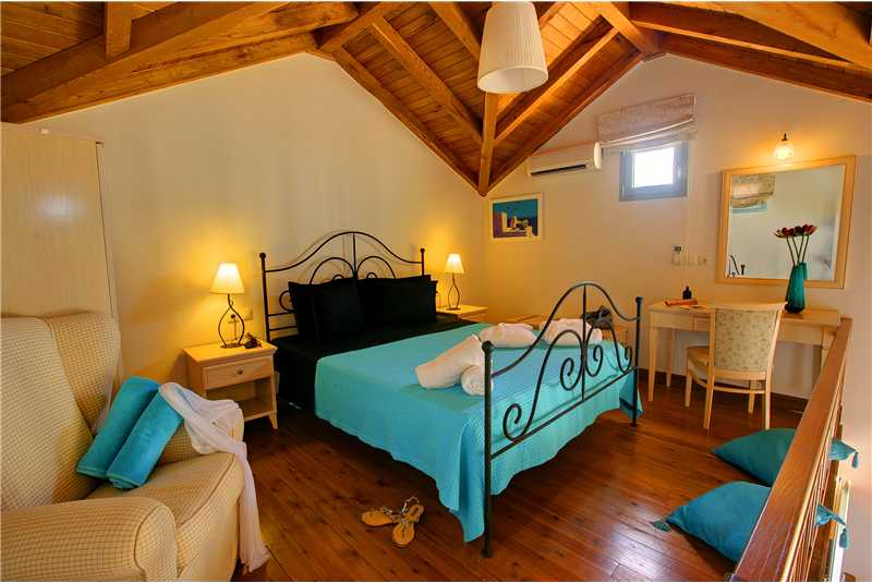 Villa Glaroni master double bedroom