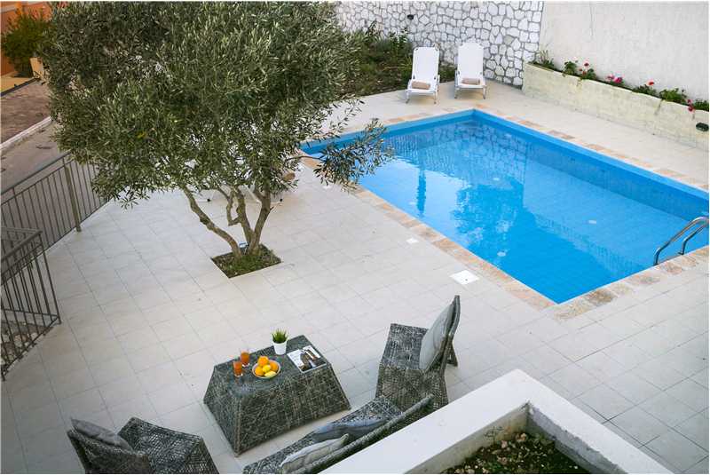  Villa Isalos terrace and pool (2)