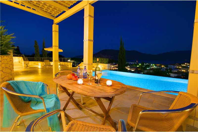 Villa Jasemi dine al fresco and enjoy the views at night