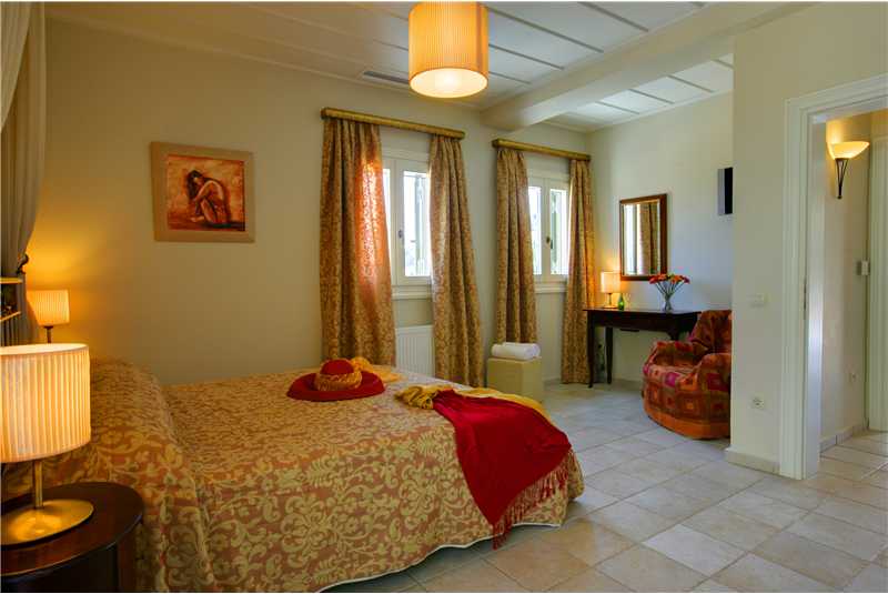 Villa Levanda master double bedroom with en suite shower room