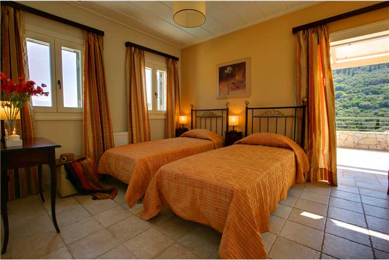 Villa Levanda twin bedroom with en suite shower room and private balcony