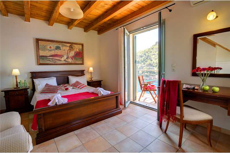  Villa Maistrali double bedroom