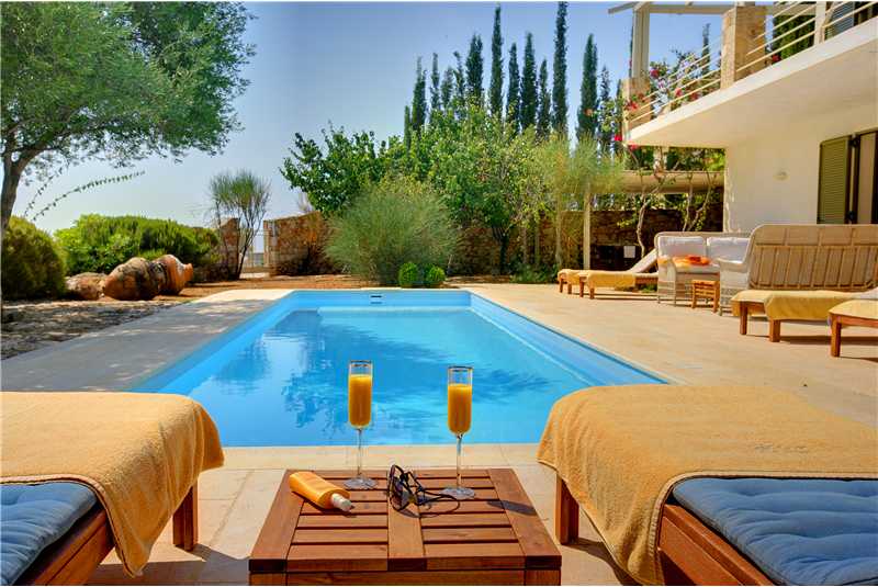  Villa Telina pool relax on the sun loungers