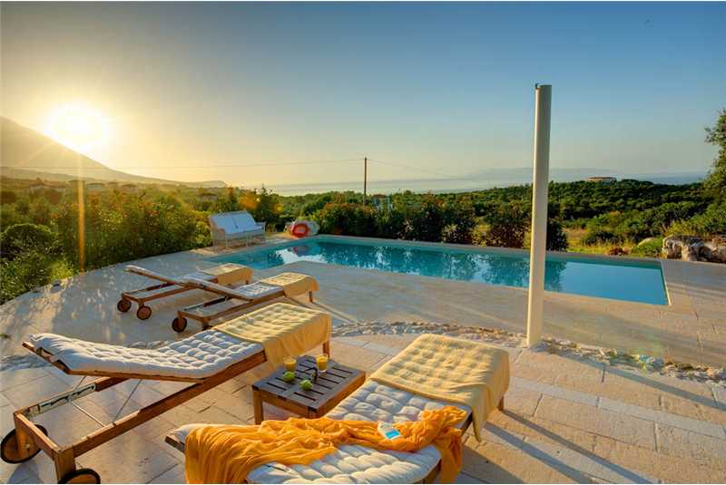  Villa Xteni pool and terrace